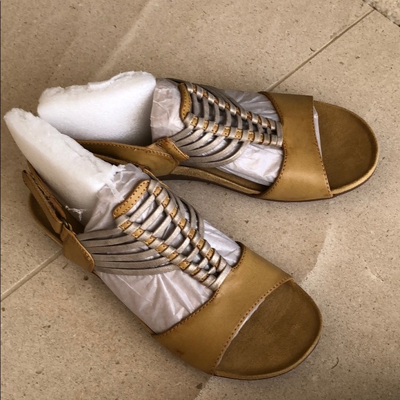 Baretraps Jayce Women/'s Sandals Caramel